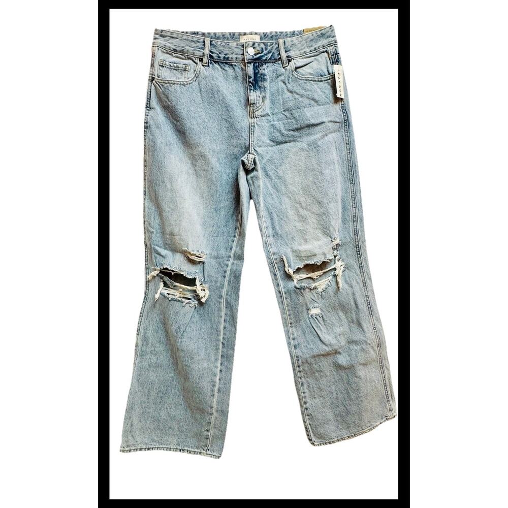 PacSun Low Rise women’s Baggy Jeans in a light wash distressed size 30